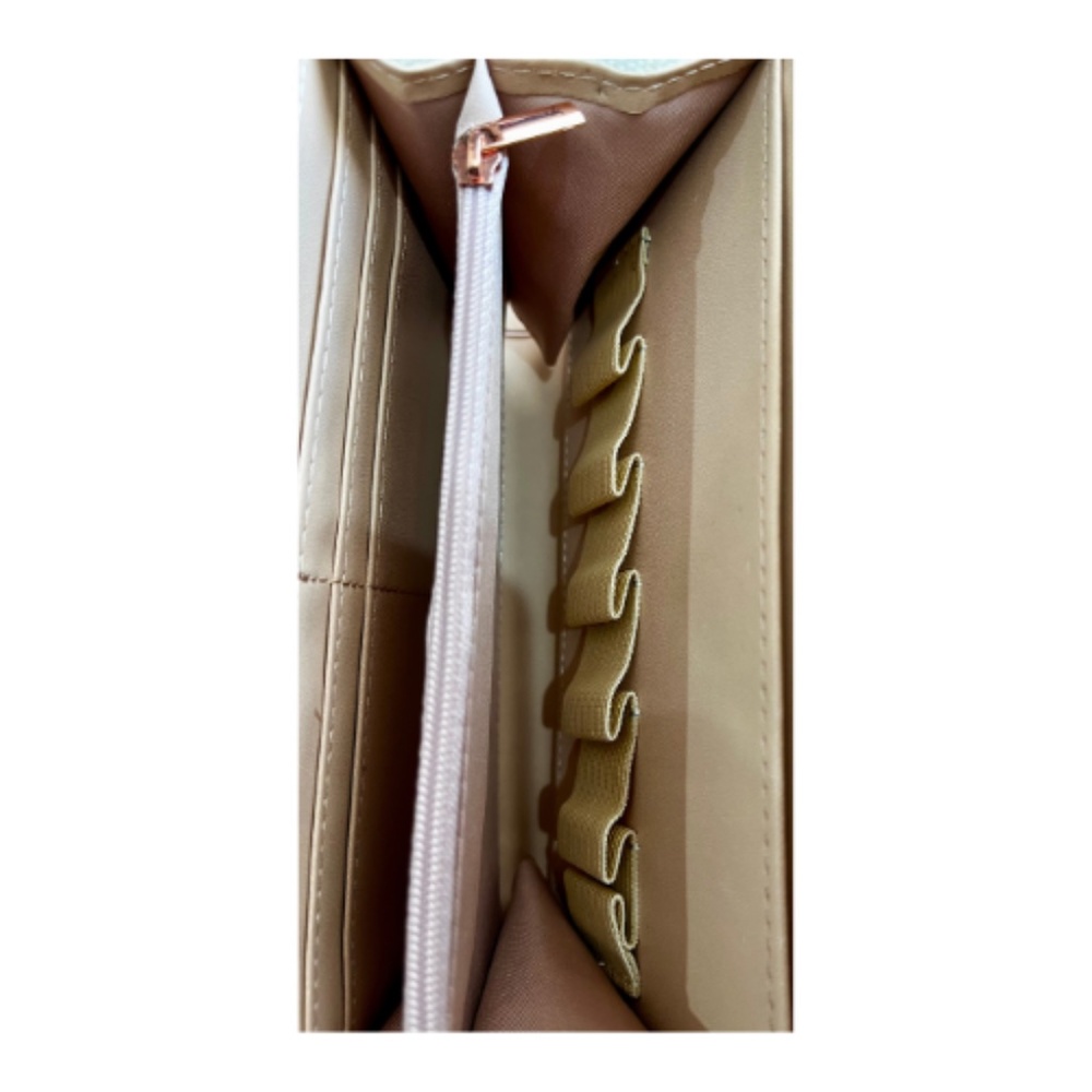 doTerra Wallet and Oil Holder. Cream and Rose Gold Colors. New! - Picture 6 of 7